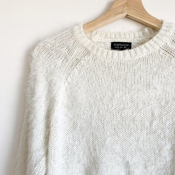 TOPSHOP | WHITE/CREAM FURRY KNITTED CROP TOP - Picture 3 of 5